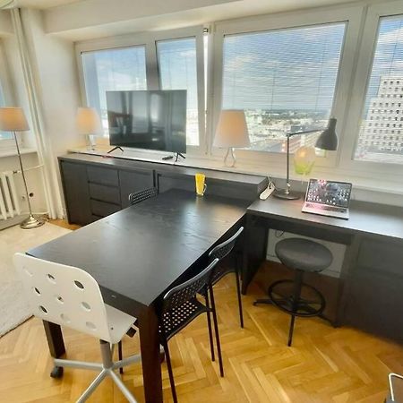 Orange 2 2Xmetro Fast Wifi 50'Tv Netflix Hbo Appletv+ Panorama Apartman Varsó Kültér fotó